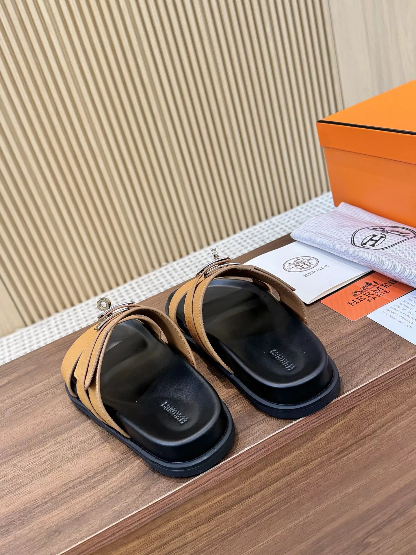 Trendy 3021 Hermes Slippers For Men