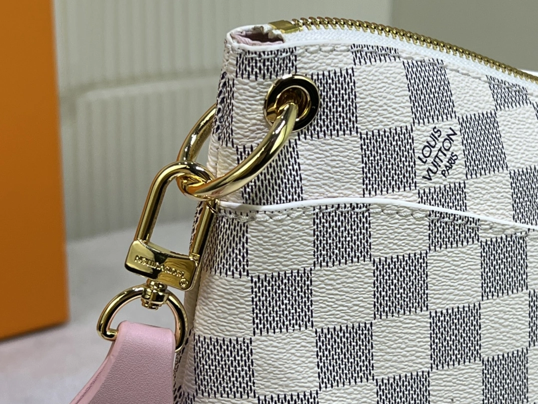 Trendy 3074 Louis Vuitton AAA Quality Messenger Bags For Women