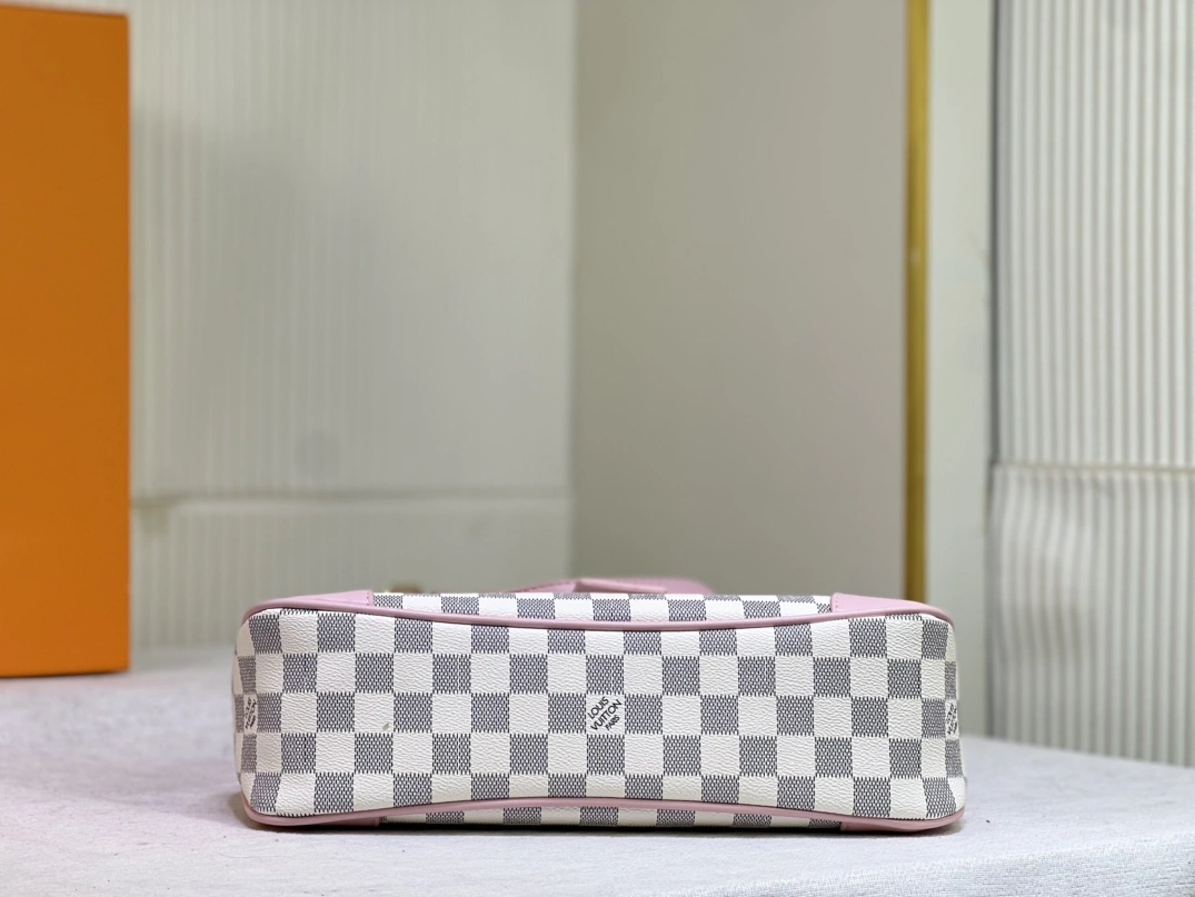 Trendy 3074 Louis Vuitton AAA Quality Messenger Bags For Women