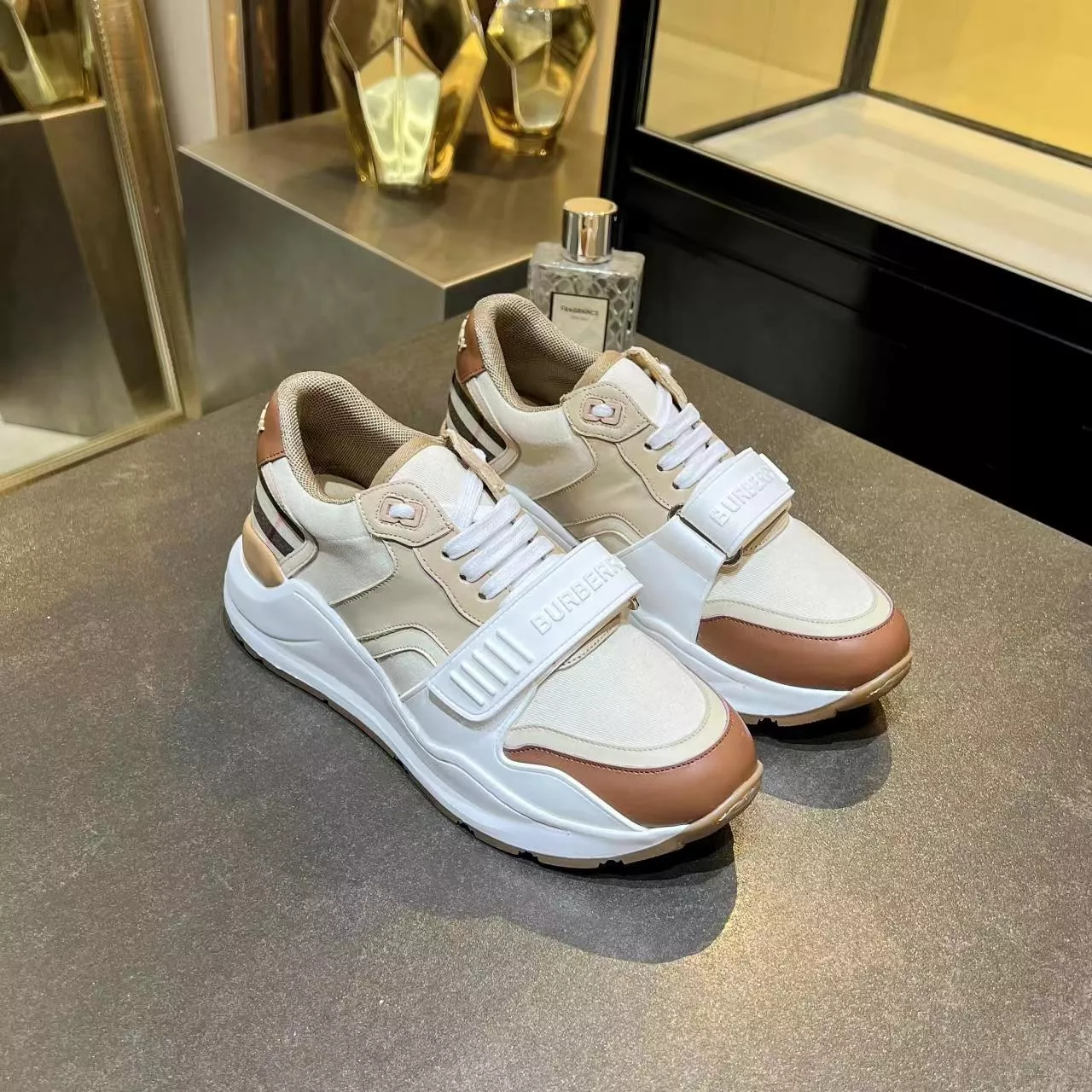 Trendy 3089 Burberry Casual Shoes For Men