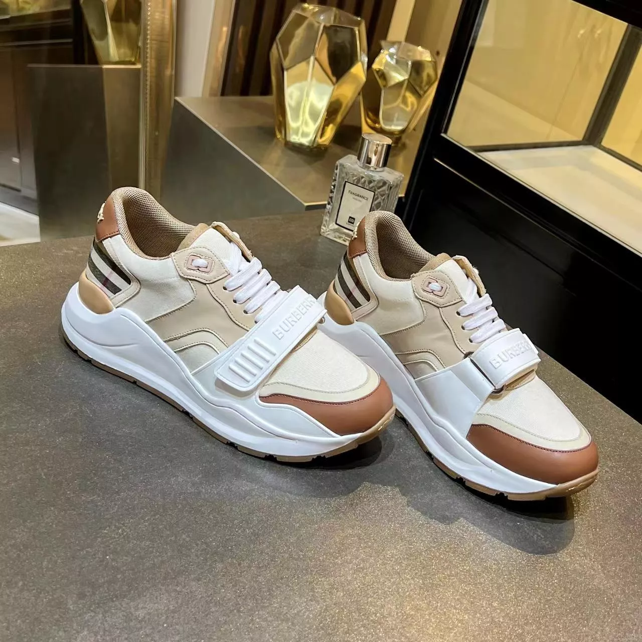 Trendy 3089 Burberry Casual Shoes For Men