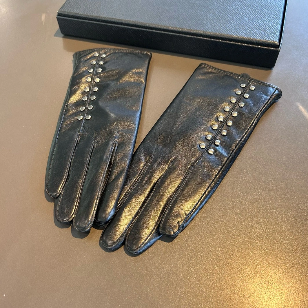 Trendy 3137 Chrome Hearts Gloves For Women