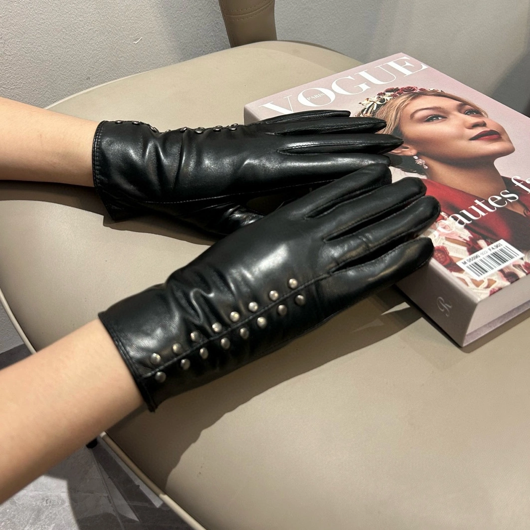 Trendy 3137 Chrome Hearts Gloves For Women