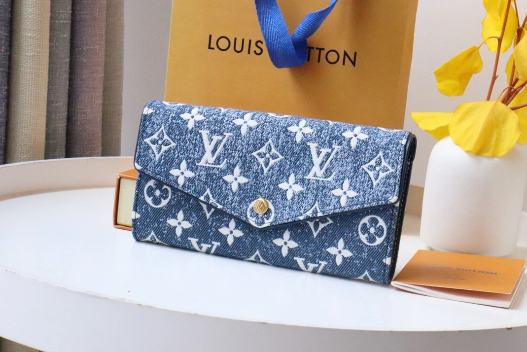 Trendy 317 Louis Vuitton AAA Quality Wallets