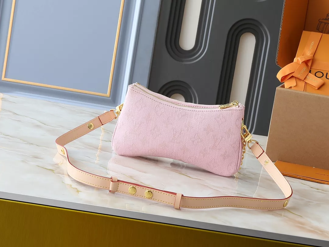 Trendy 3182 Louis Vuitton Messenger Bags For Women