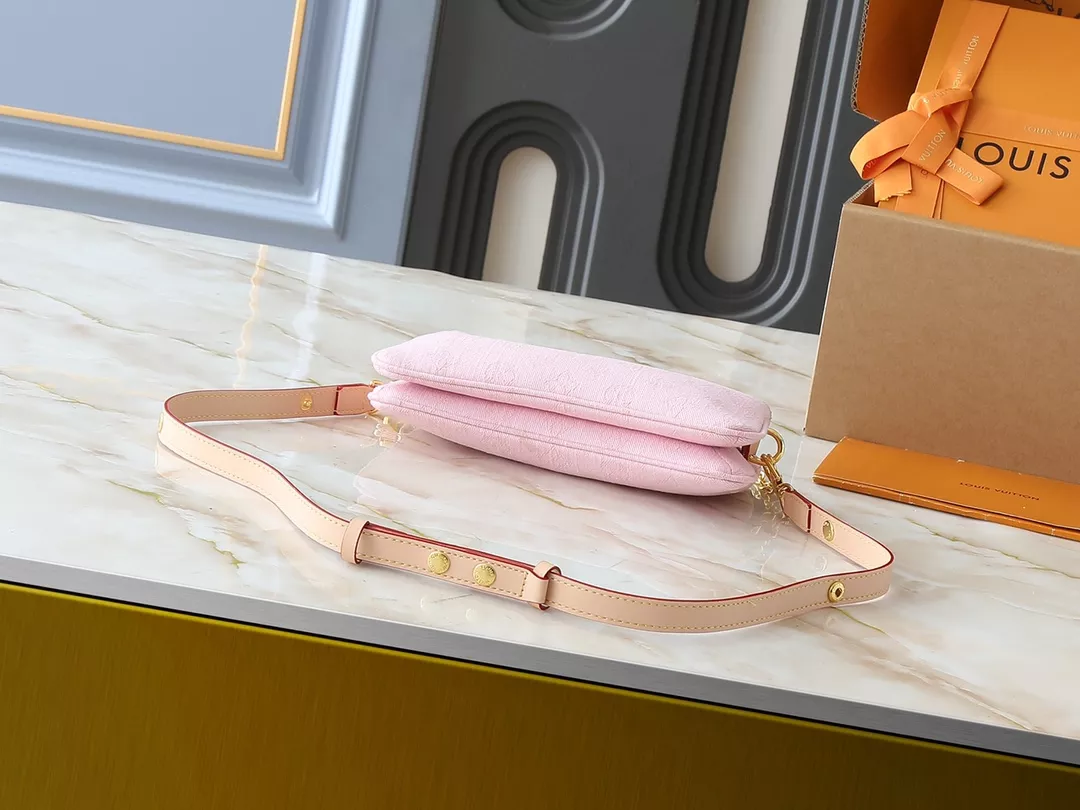 Trendy 3182 Louis Vuitton Messenger Bags For Women