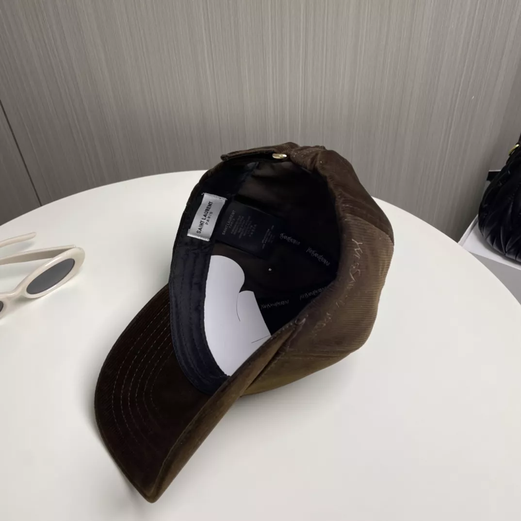 Trendy 3205 Yves Saint Laurent YSL Caps