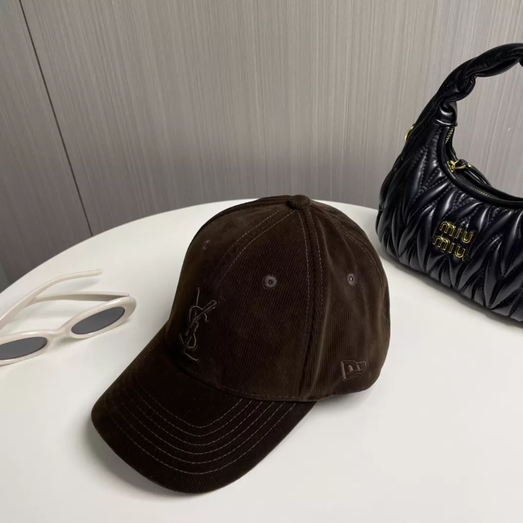 Trendy 3205 Yves Saint Laurent YSL Caps