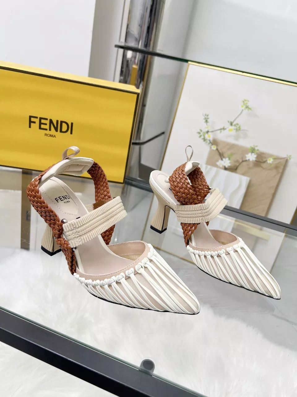 Trendy 3334 Fendi Sandal For Women