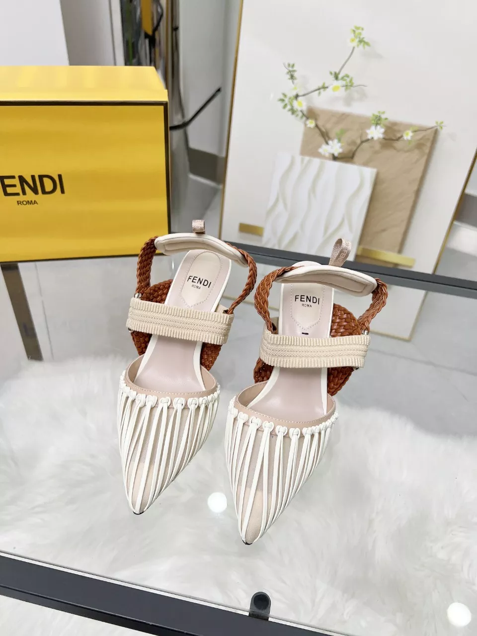 Trendy 3334 Fendi Sandal For Women