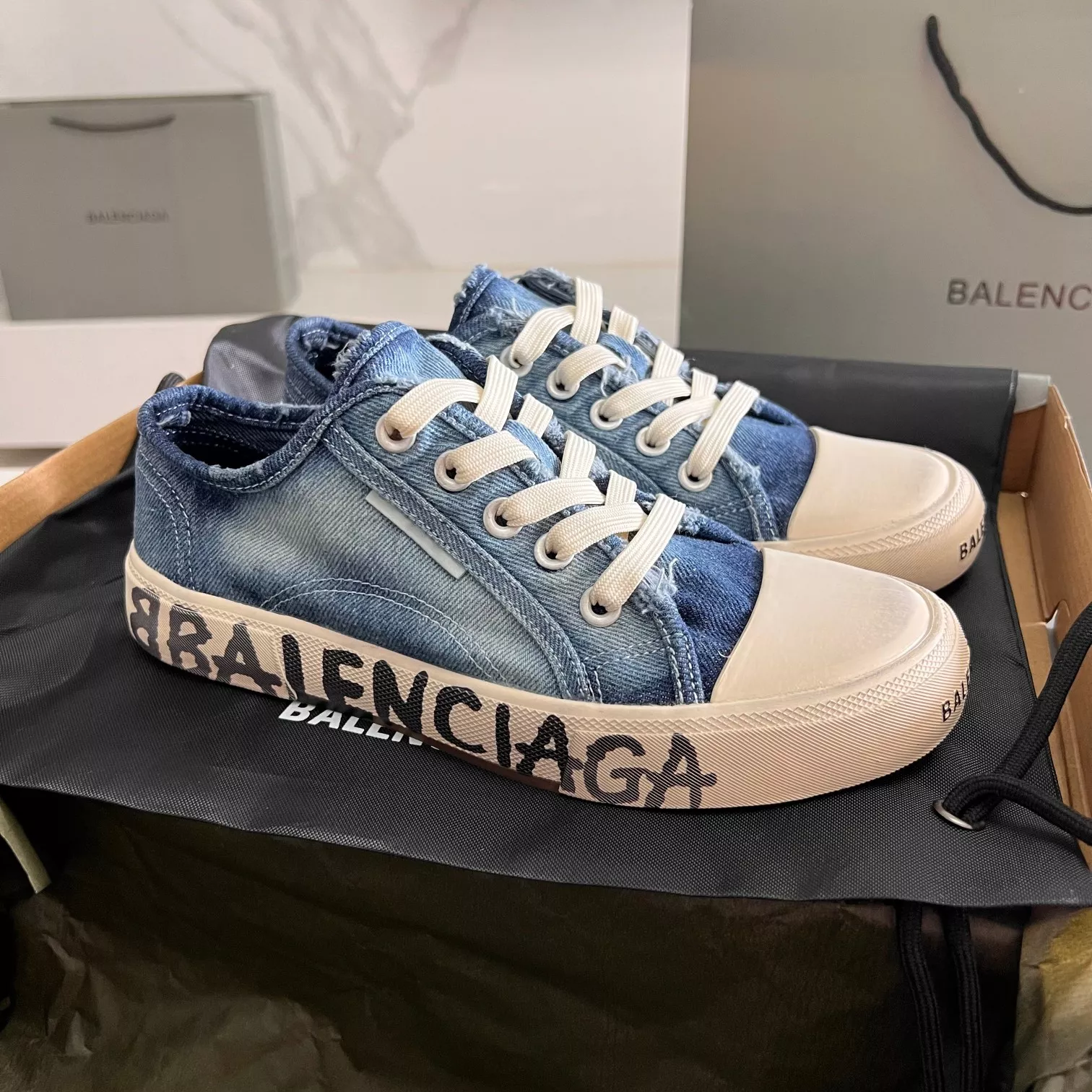 Trendy 3627 Balenciaga Casual Shoes For Men