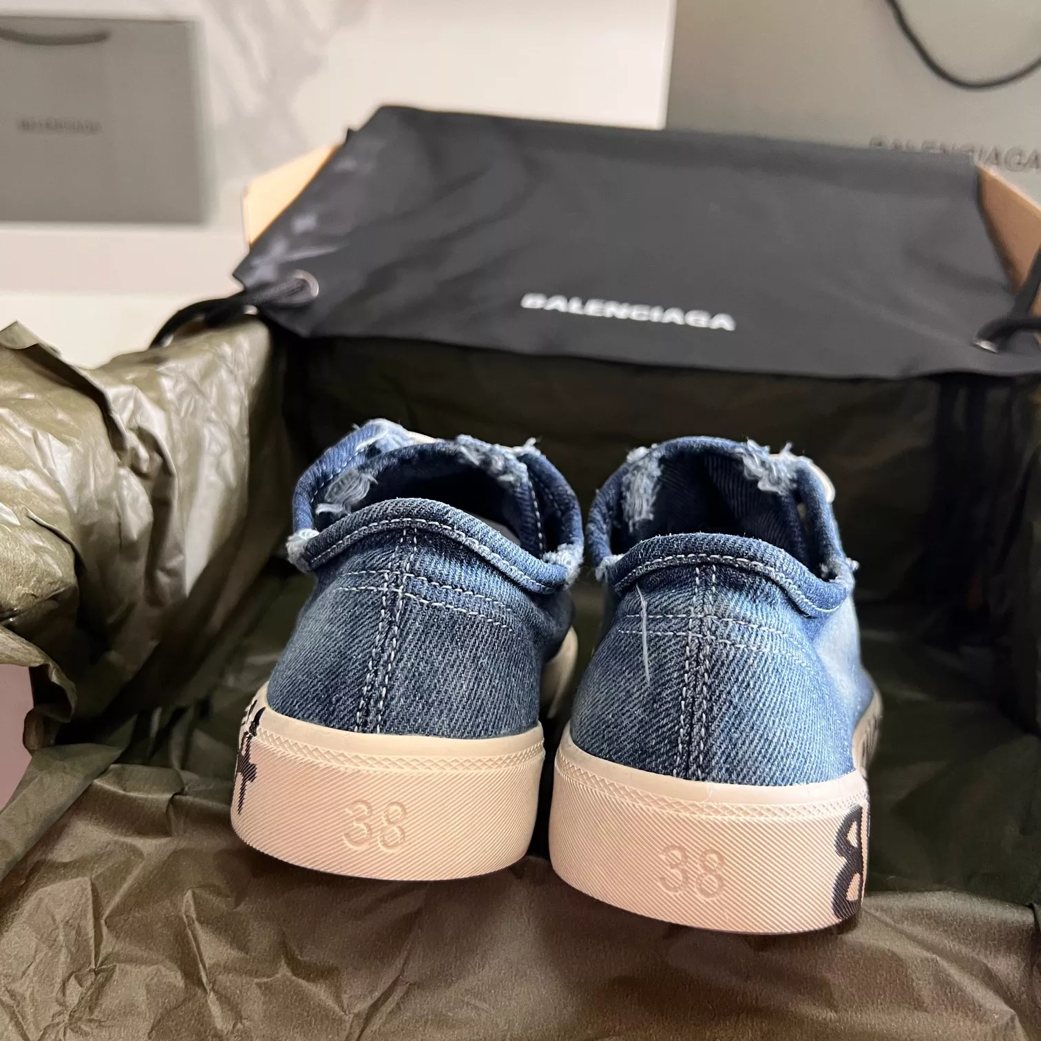 Trendy 3627 Balenciaga Casual Shoes For Men
