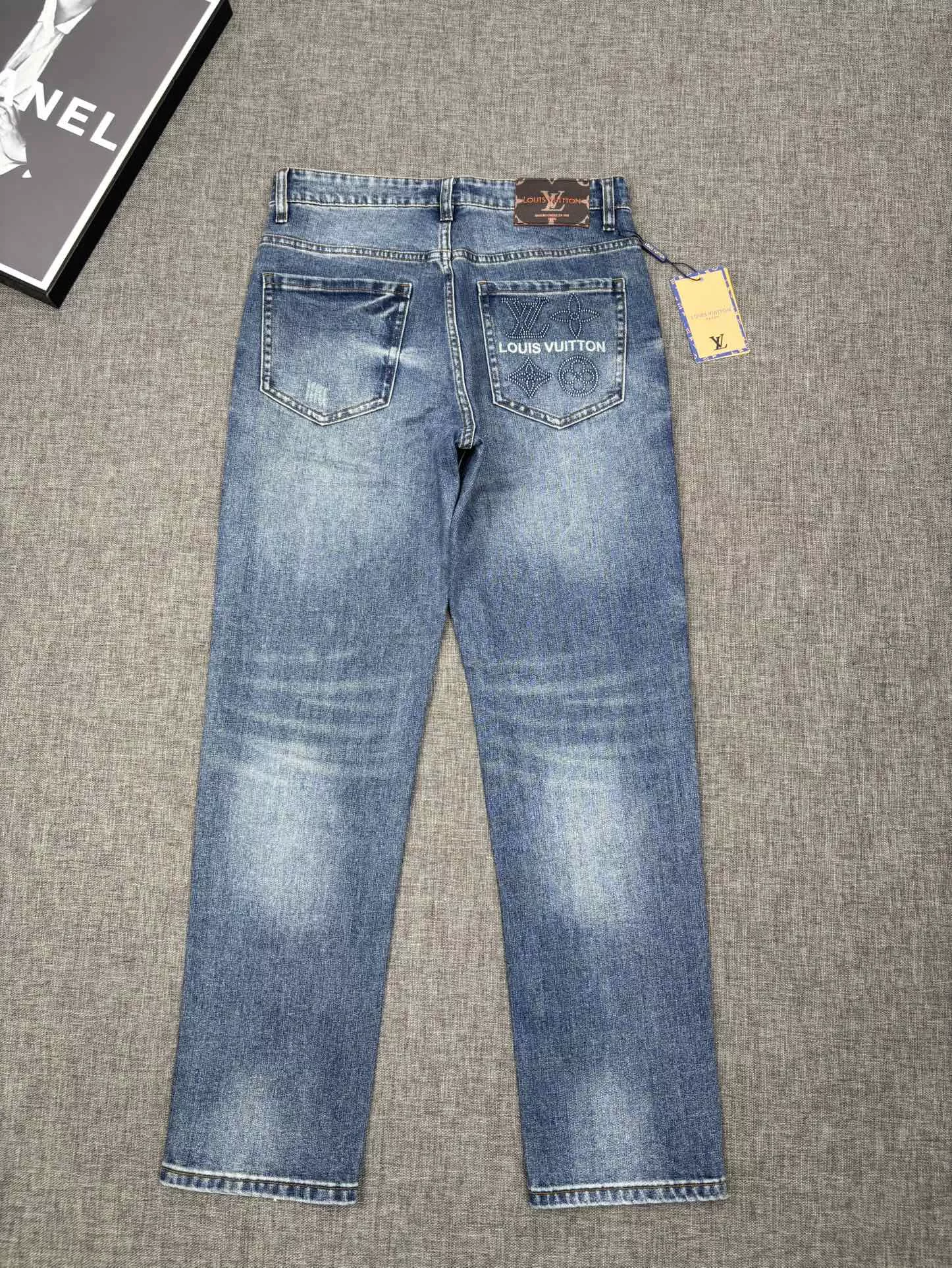 Trendy 3686 Louis Vuitton LV Jeans For Men