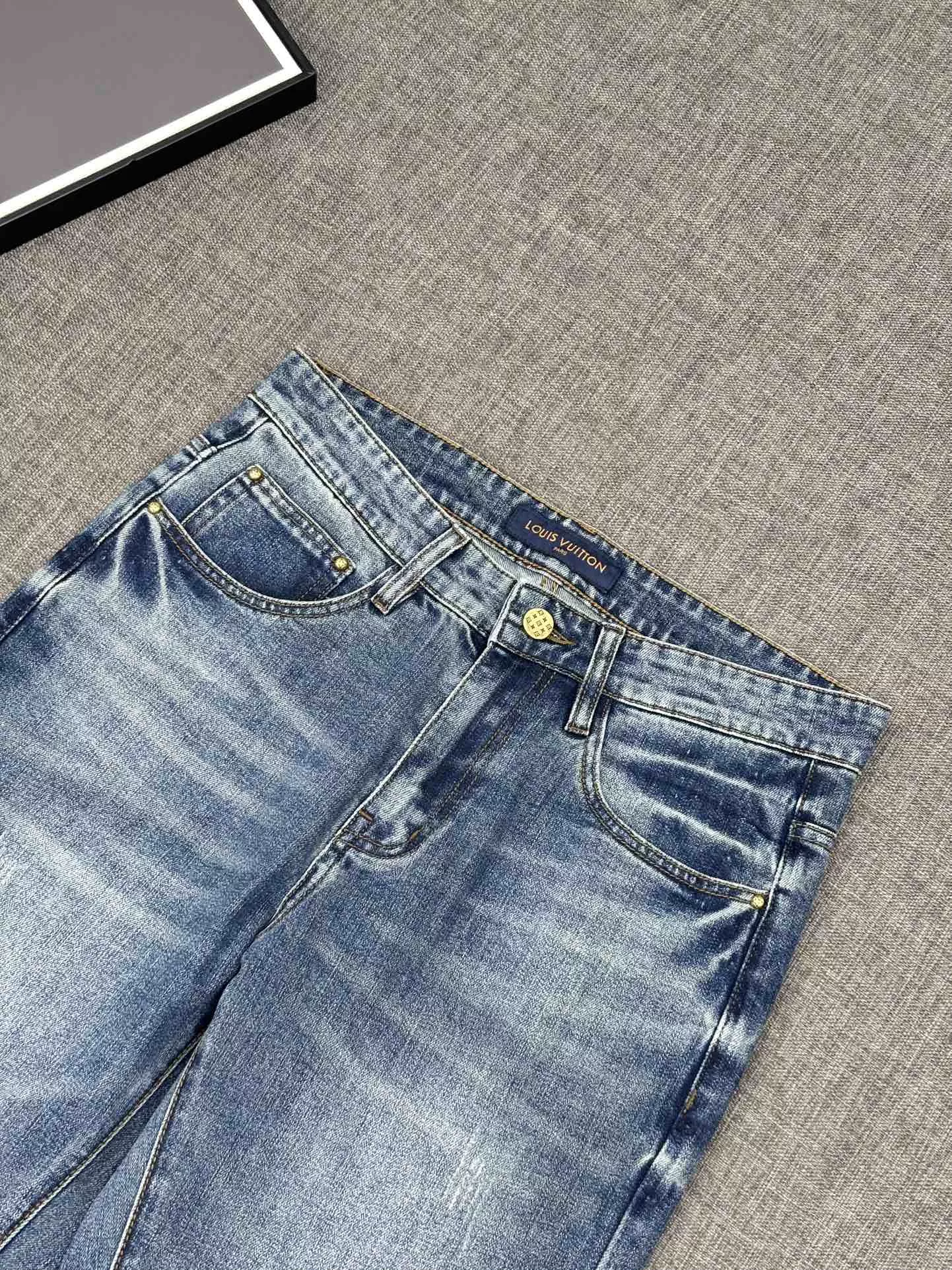 Trendy 3686 Louis Vuitton LV Jeans For Men