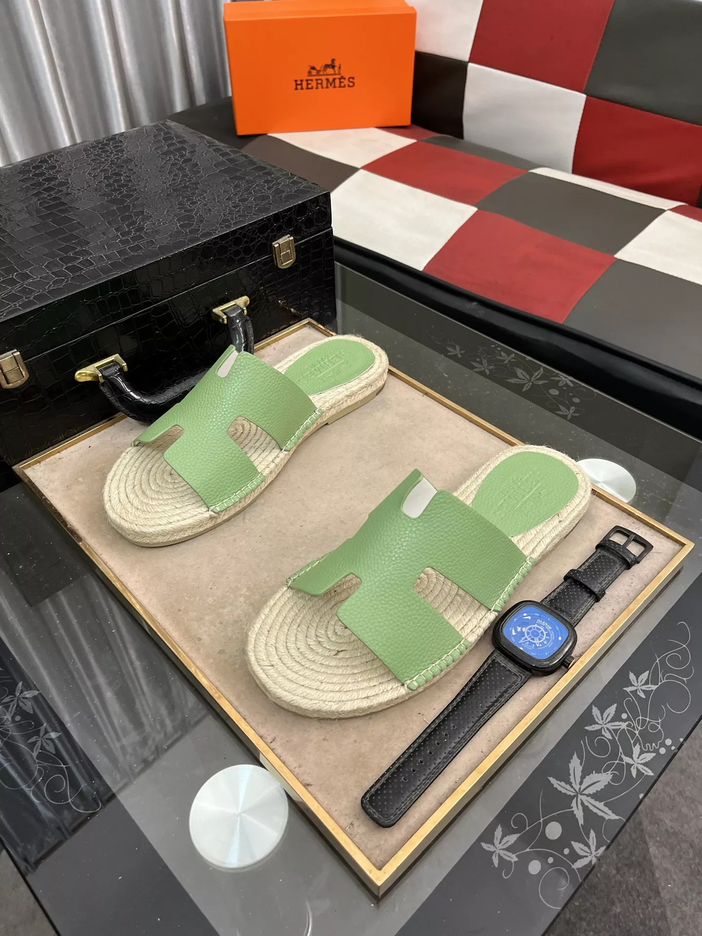 Trendy 3916 Hermes Slippers For Men