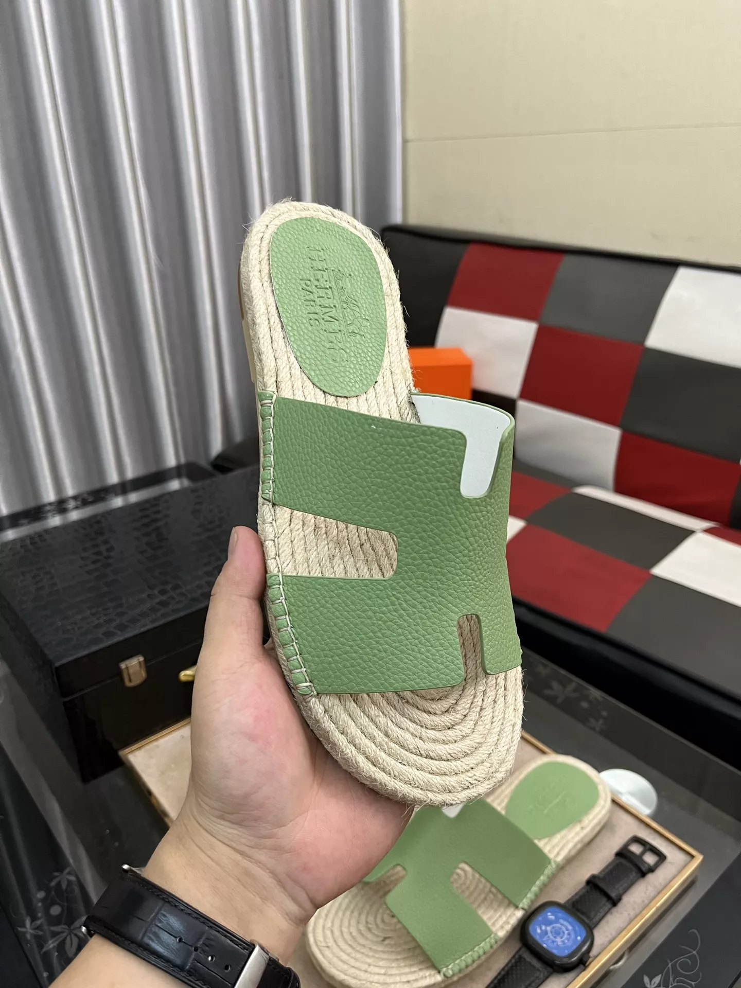 Trendy 3916 Hermes Slippers For Men
