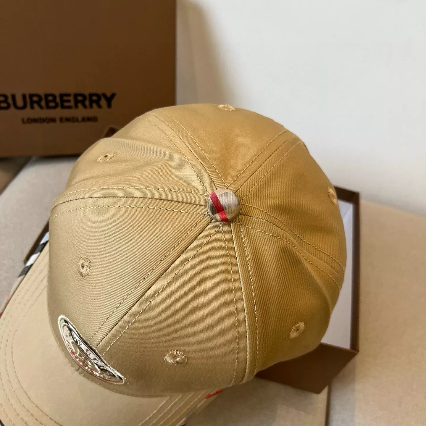 Trendy 4043 Burberry Caps