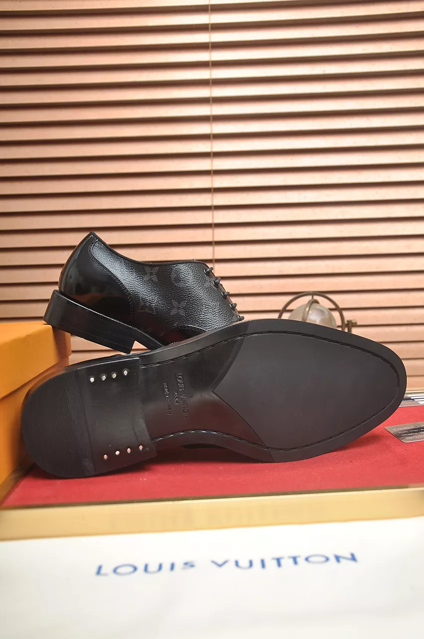 Trendy 422 Louis Vuitton LV Oxfords Shoes For Men