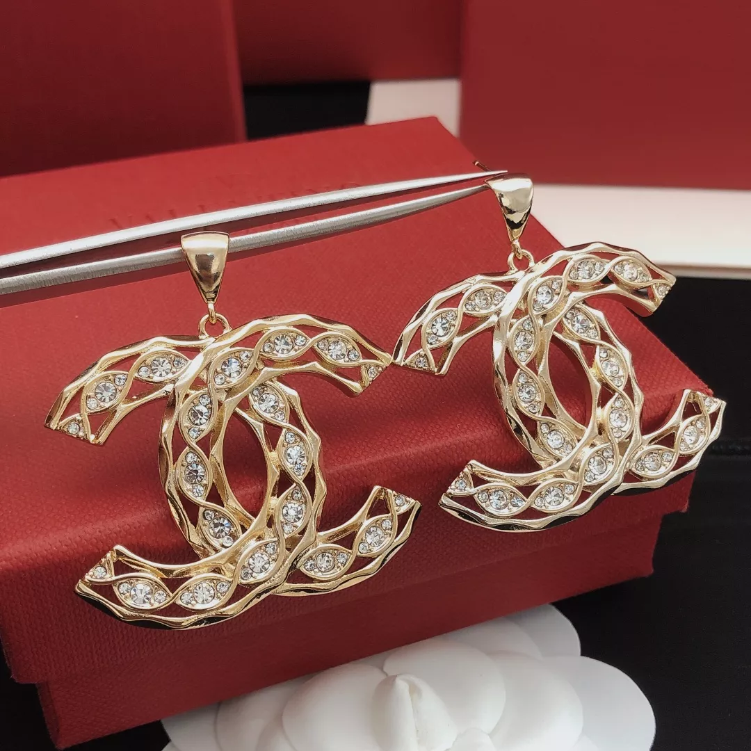 Trendy 4296 Chanel Earrings For Women