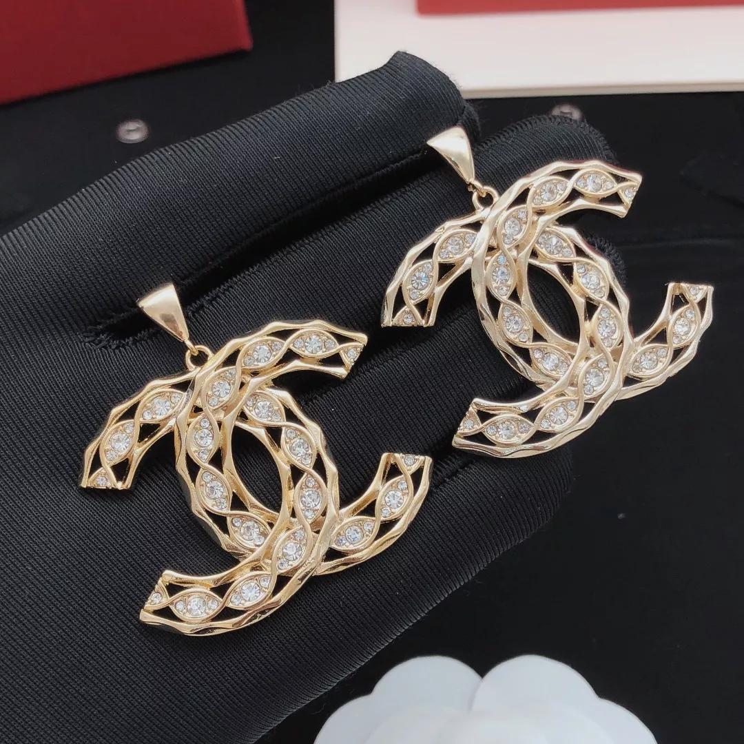 Trendy 4296 Chanel Earrings For Women