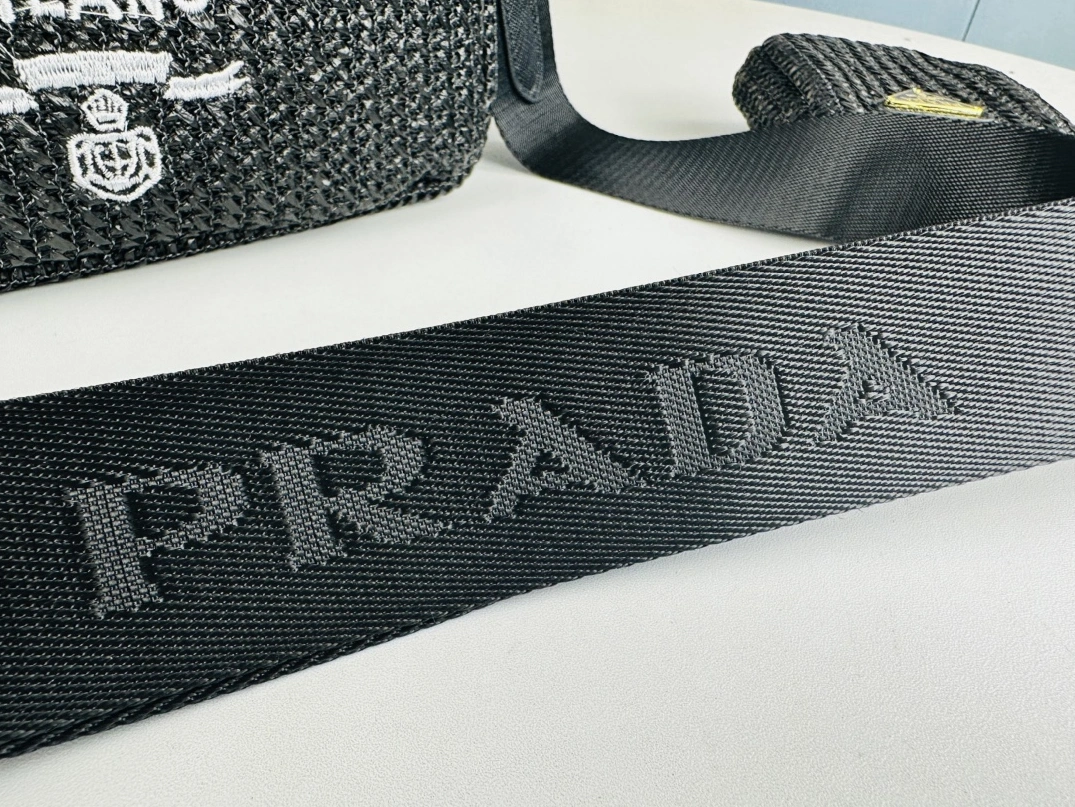 Trendy 4462 Prada AAA Quality Messenger Bags For Women
