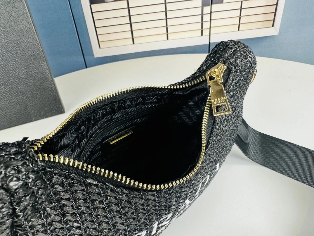 Trendy 4462 Prada AAA Quality Messenger Bags For Women