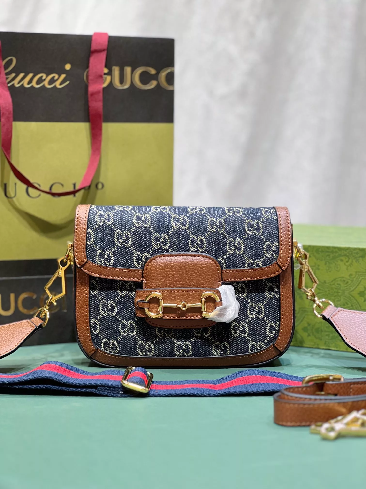 Trendy 4464 Gucci AAA Quality Messenger Bags For Women