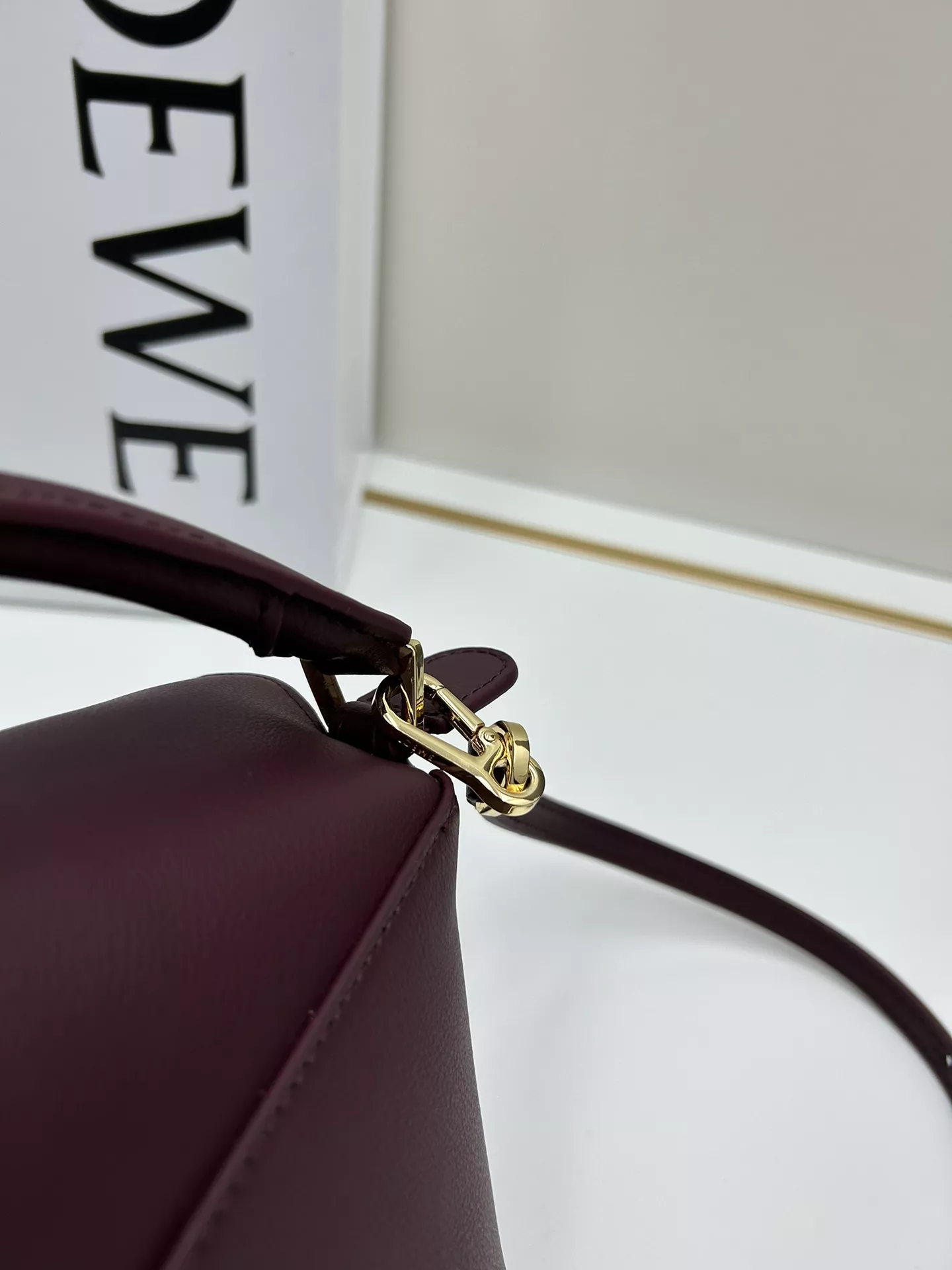 Trendy 4514 LOEWE AAA Quality Messenger Bags For Women