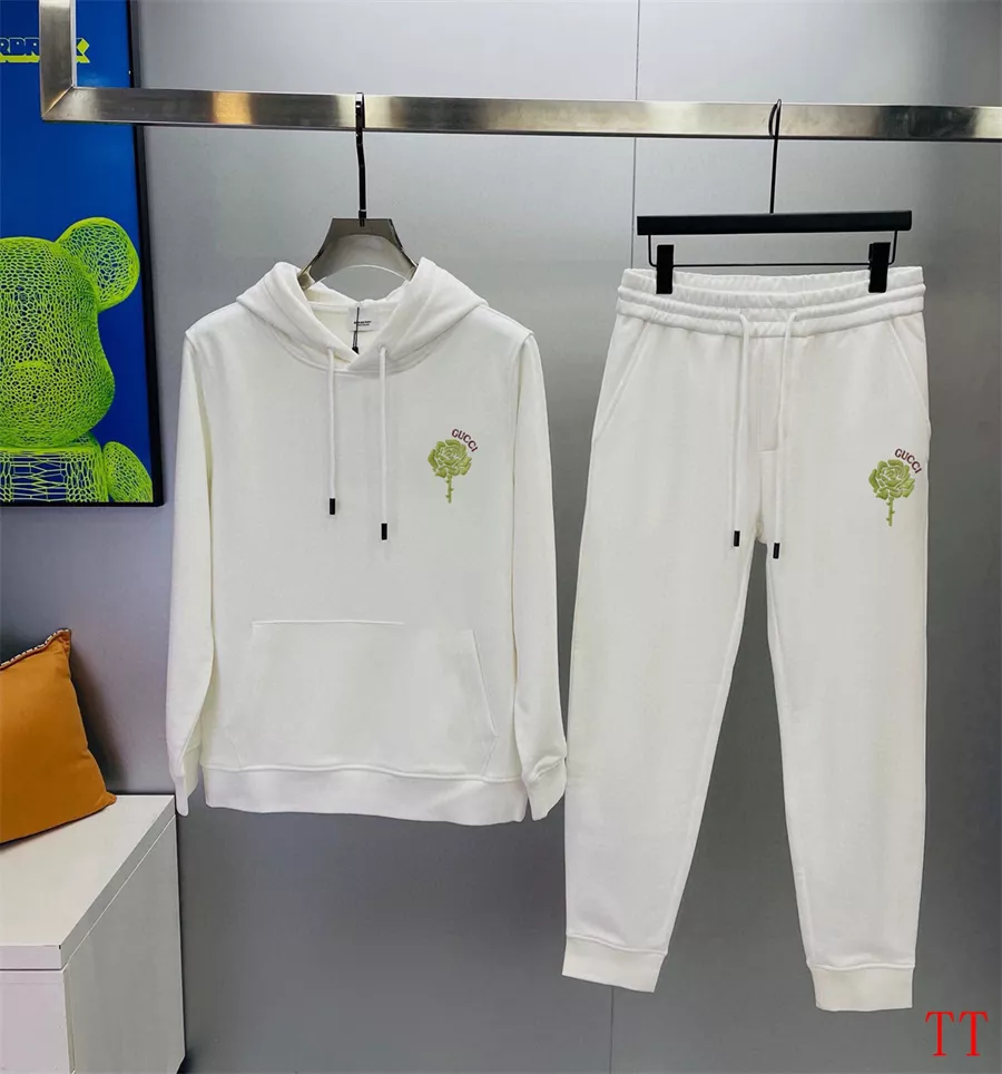 Trendy 4519 Gucci Tracksuits Long Sleeved For Men