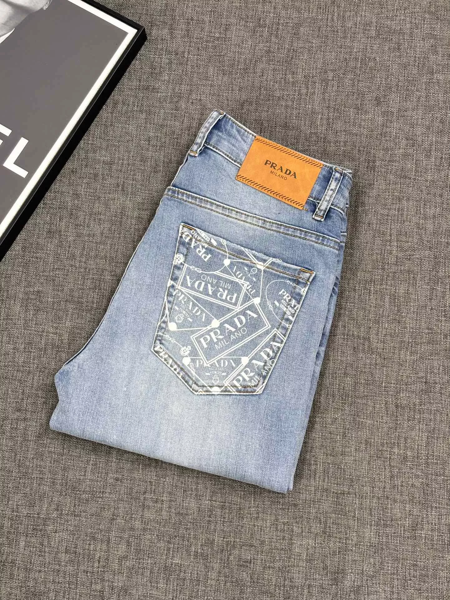 Trendy 4604 Prada Jeans For Men