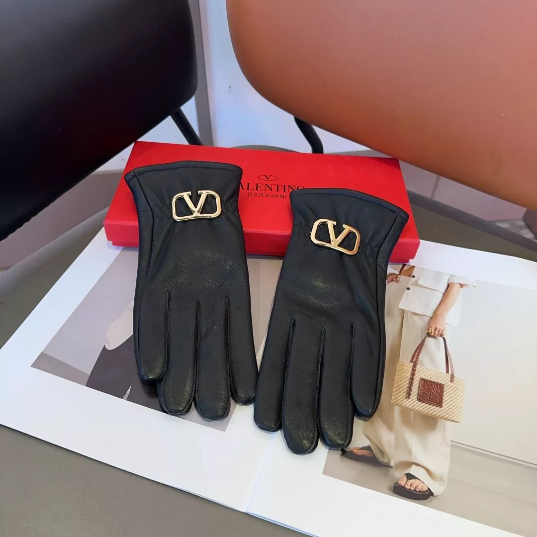 Trendy 4618 Valentino Gloves For Women