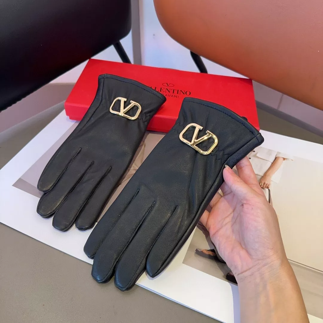 Trendy 4618 Valentino Gloves For Women