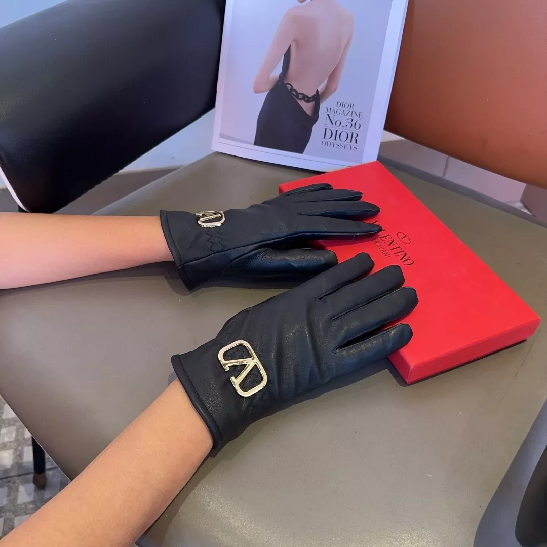 Trendy 4618 Valentino Gloves For Women