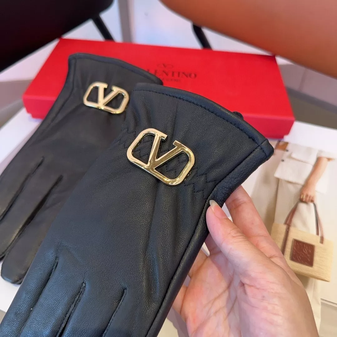 Trendy 4618 Valentino Gloves For Women