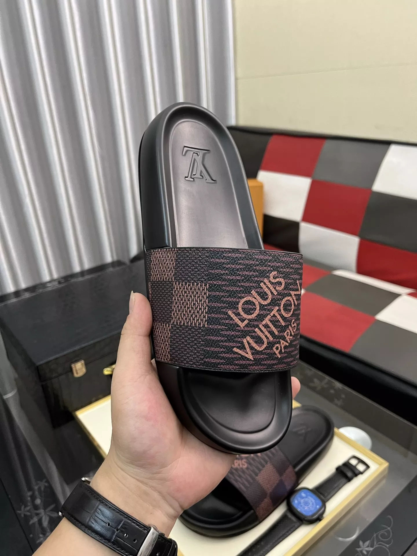 Trendy 4747 Louis Vuitton Slippers For Men