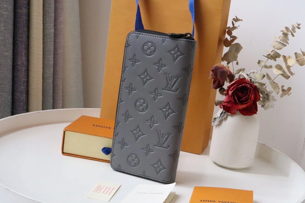 Trendy 4813 Louis Vuitton AAA Man Wallets
