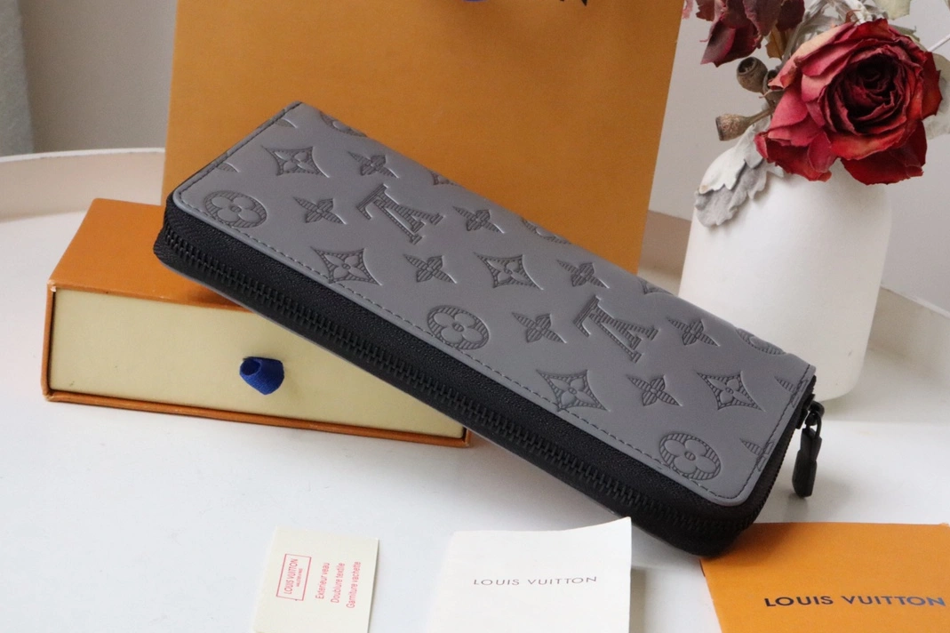 Trendy 4813 Louis Vuitton AAA Man Wallets
