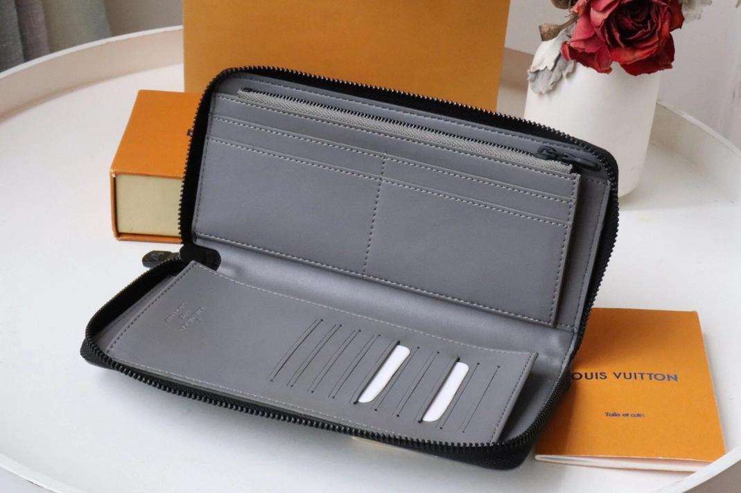 Trendy 4813 Louis Vuitton AAA Man Wallets