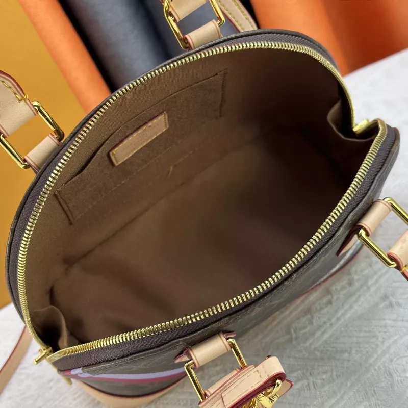 Trendy 4823 Louis Vuitton AAA Quality Handbags For Women