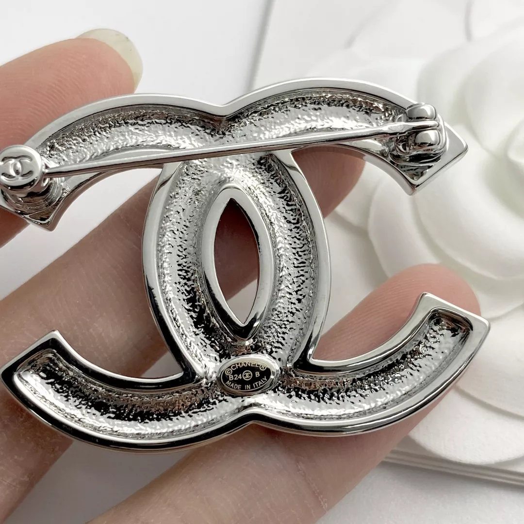 Trendy 4852 Chanel Brooches For Women