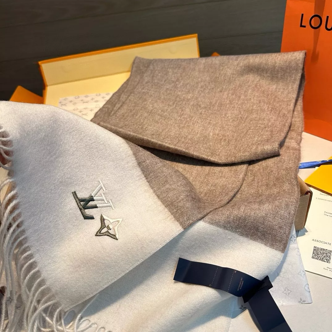 Trendy 4964 Louis Vuitton Scarf For Women