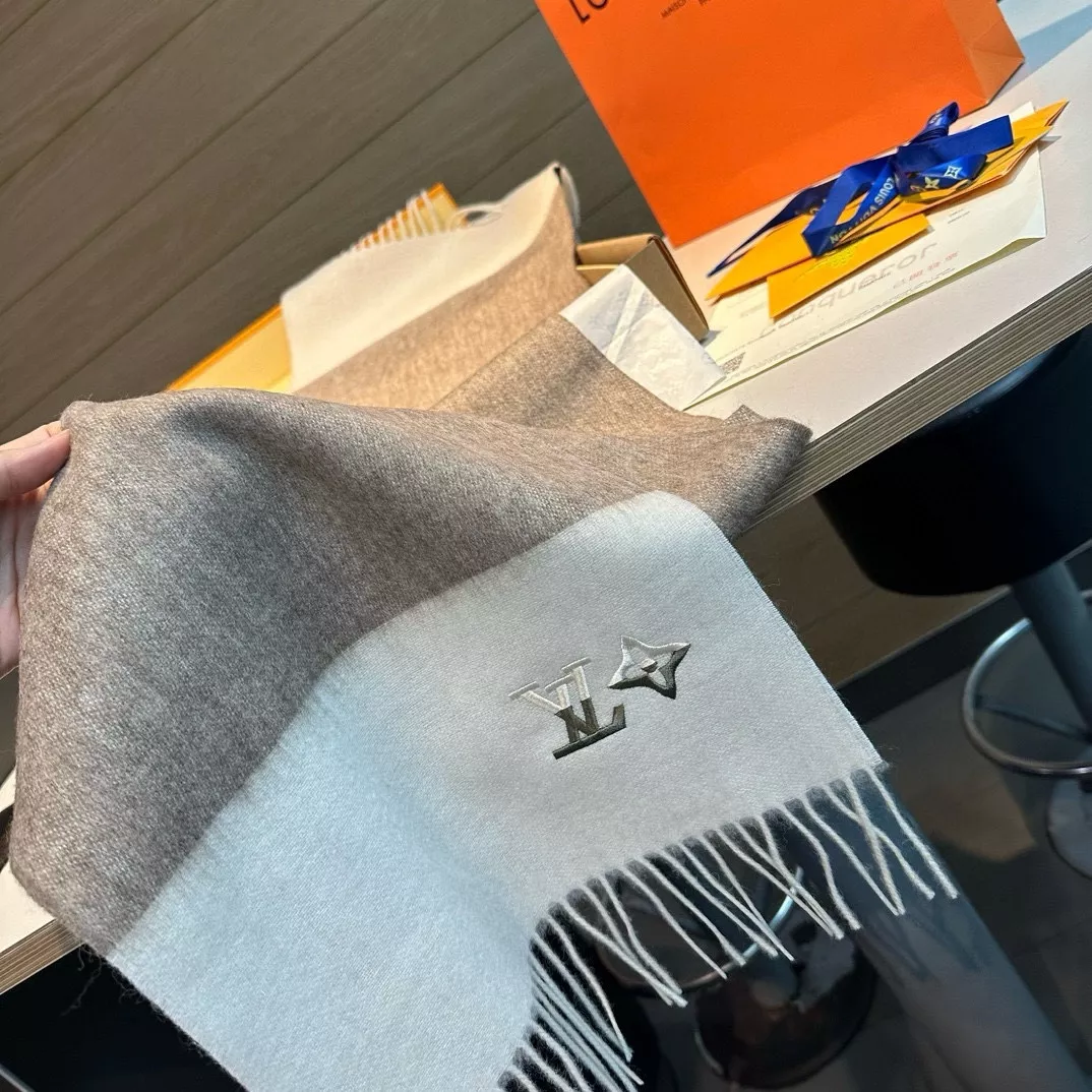 Trendy 4964 Louis Vuitton Scarf For Women