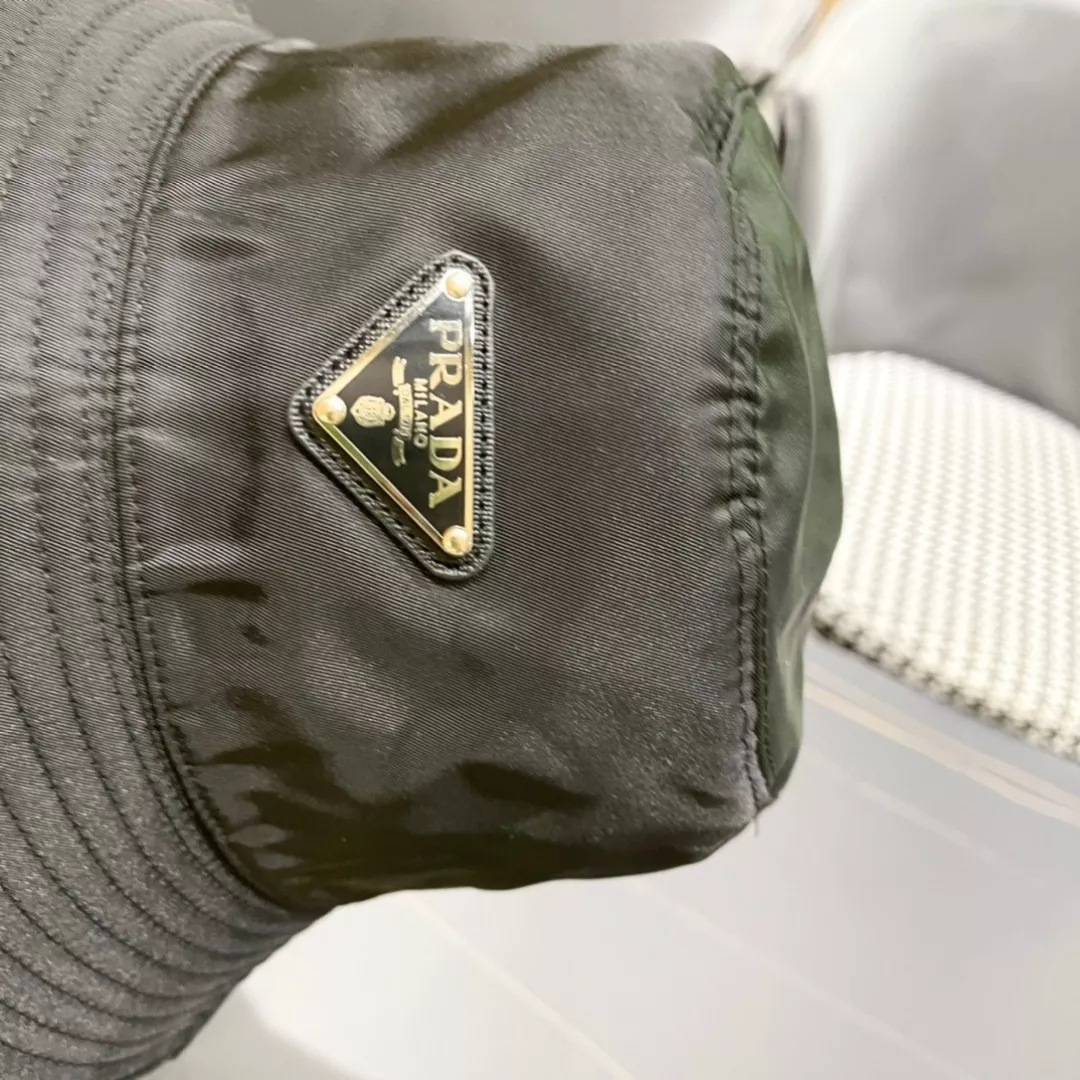 Trendy 4992 Prada Caps