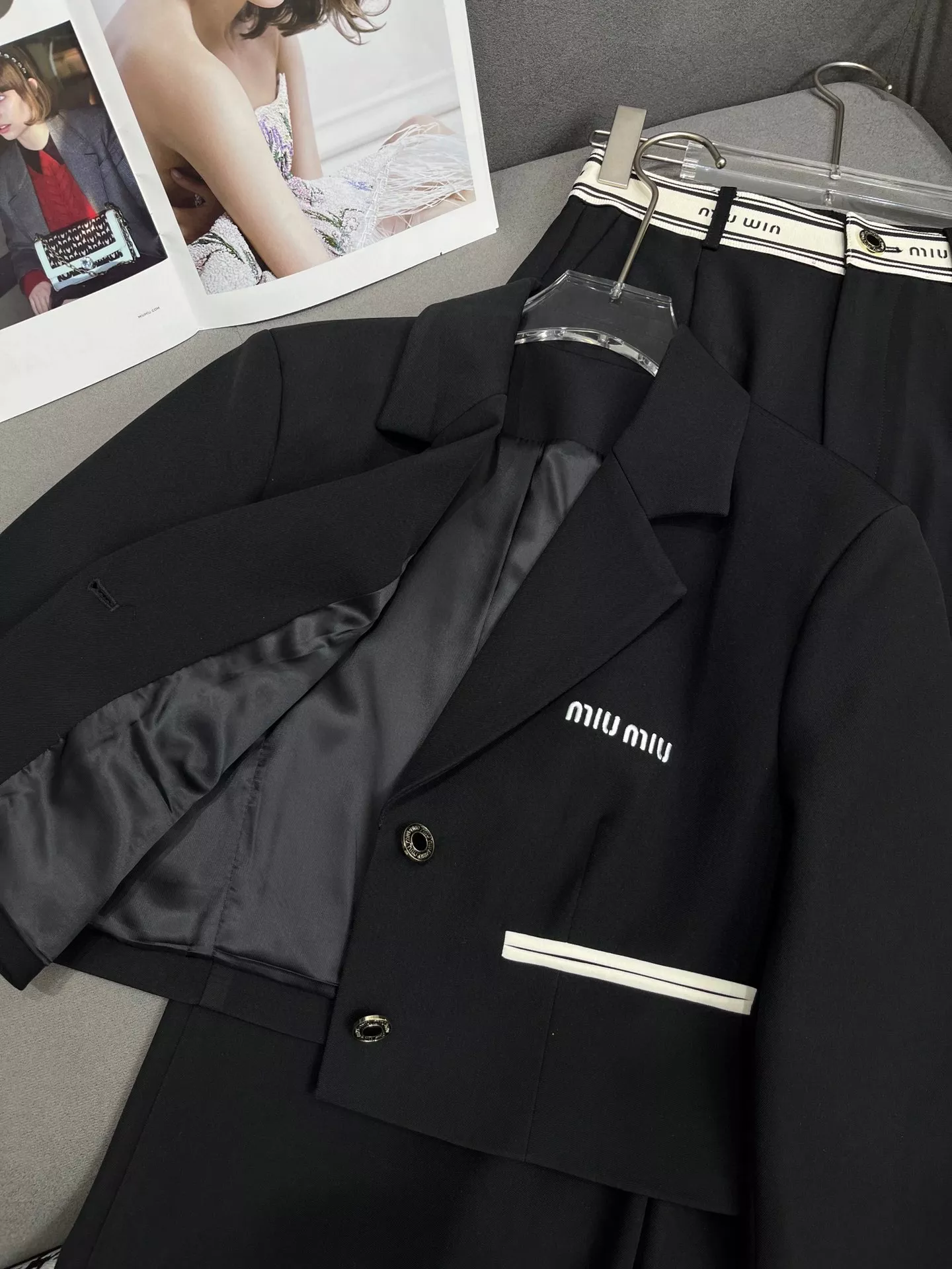 Trendy 5089 MIU MIU Tracksuits Long Sleeved For Women