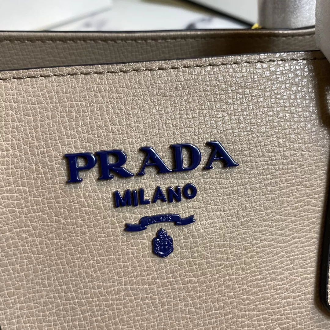 Trendy 5090 Prada AAA Quality Handbags For Women