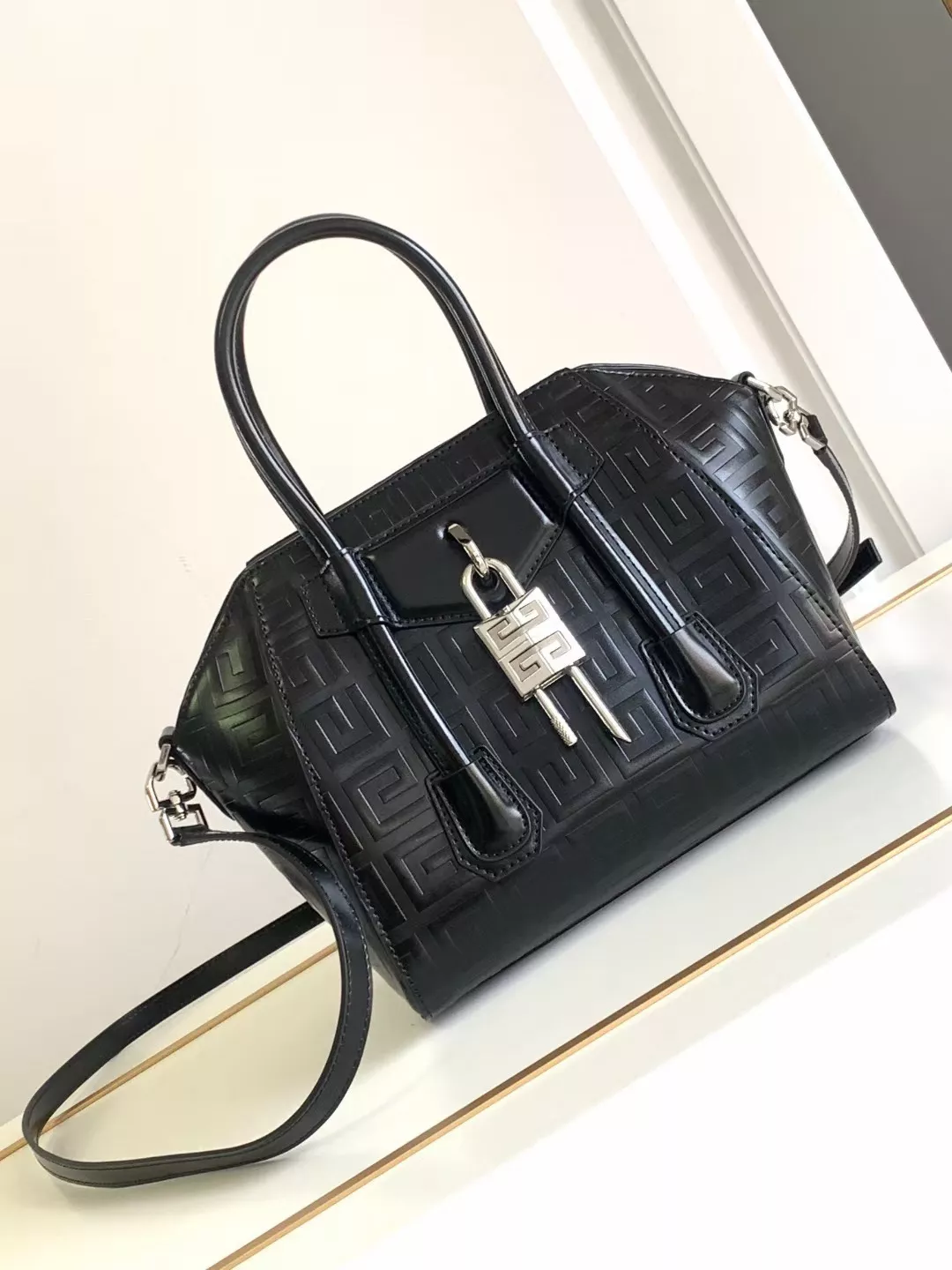 Trendy 5215 Givenchy AAA Quality Handbags For Women