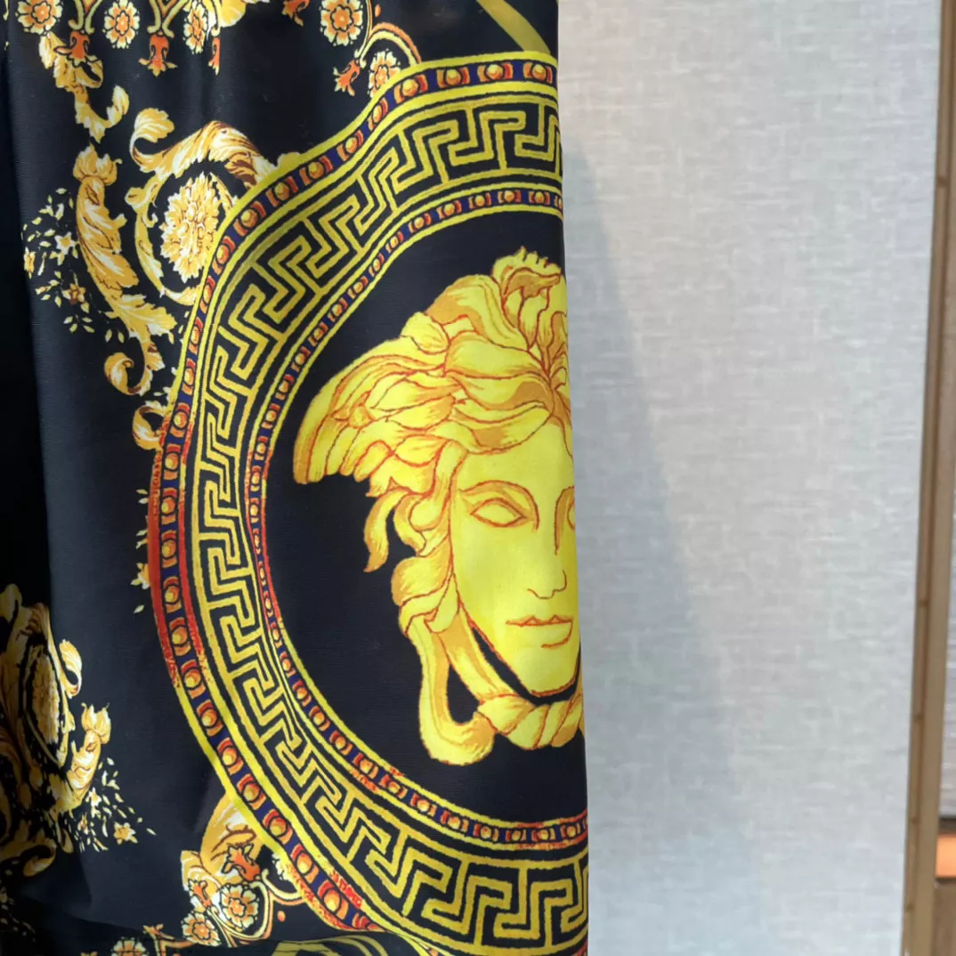 Trendy 5545 Versace Swimming Trunks For Men
