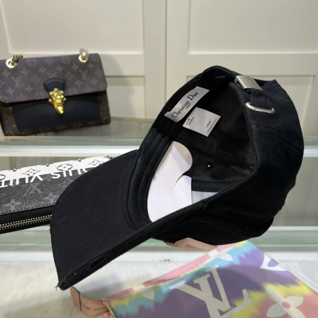 Trendy 5759 Christian Dior Caps