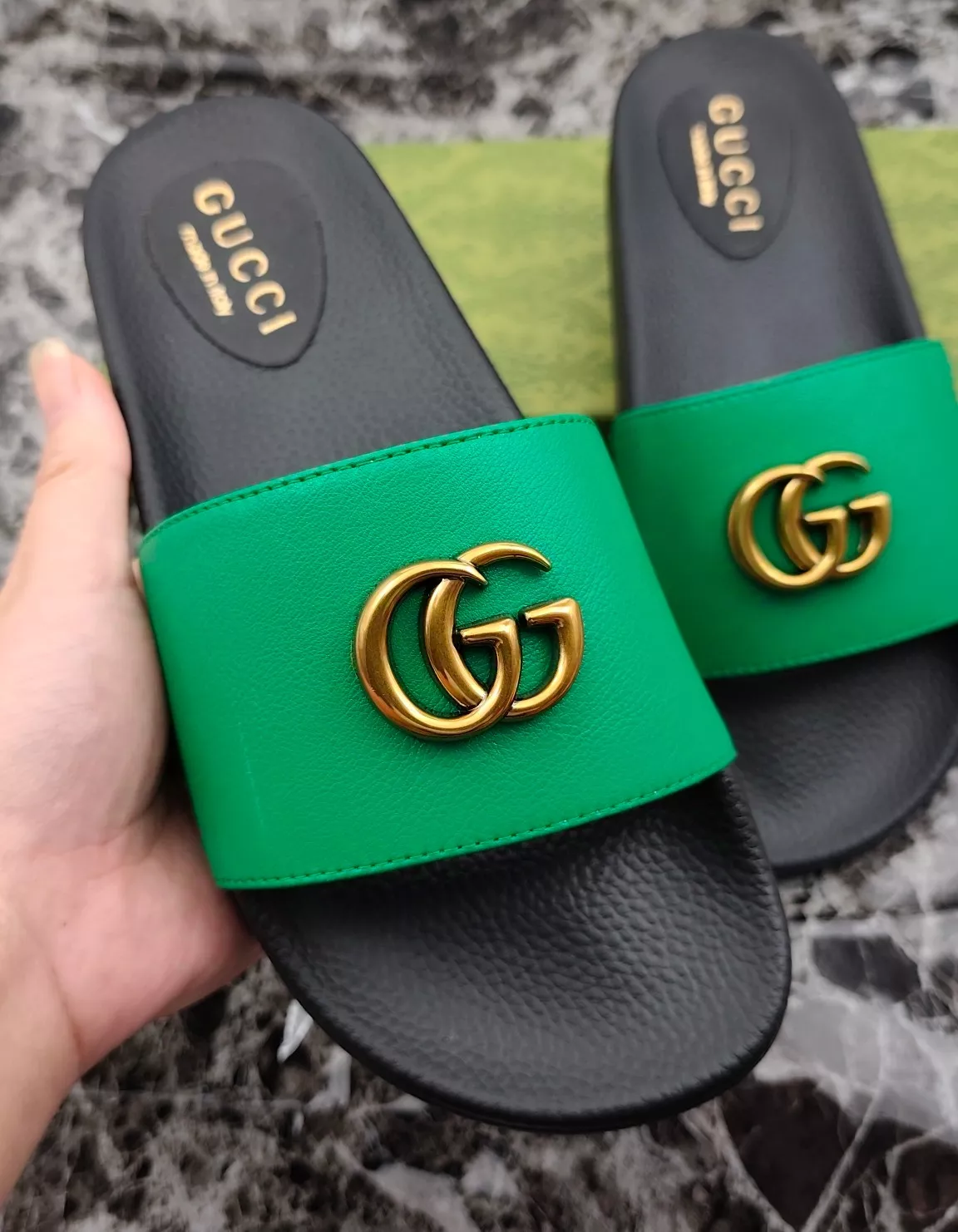 Trendy 5832 Gucci Slippers For Men