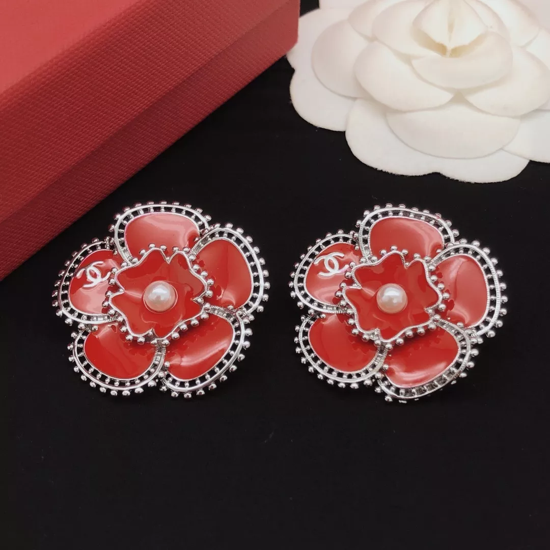 Trendy 5923 Chanel Earrings For Women